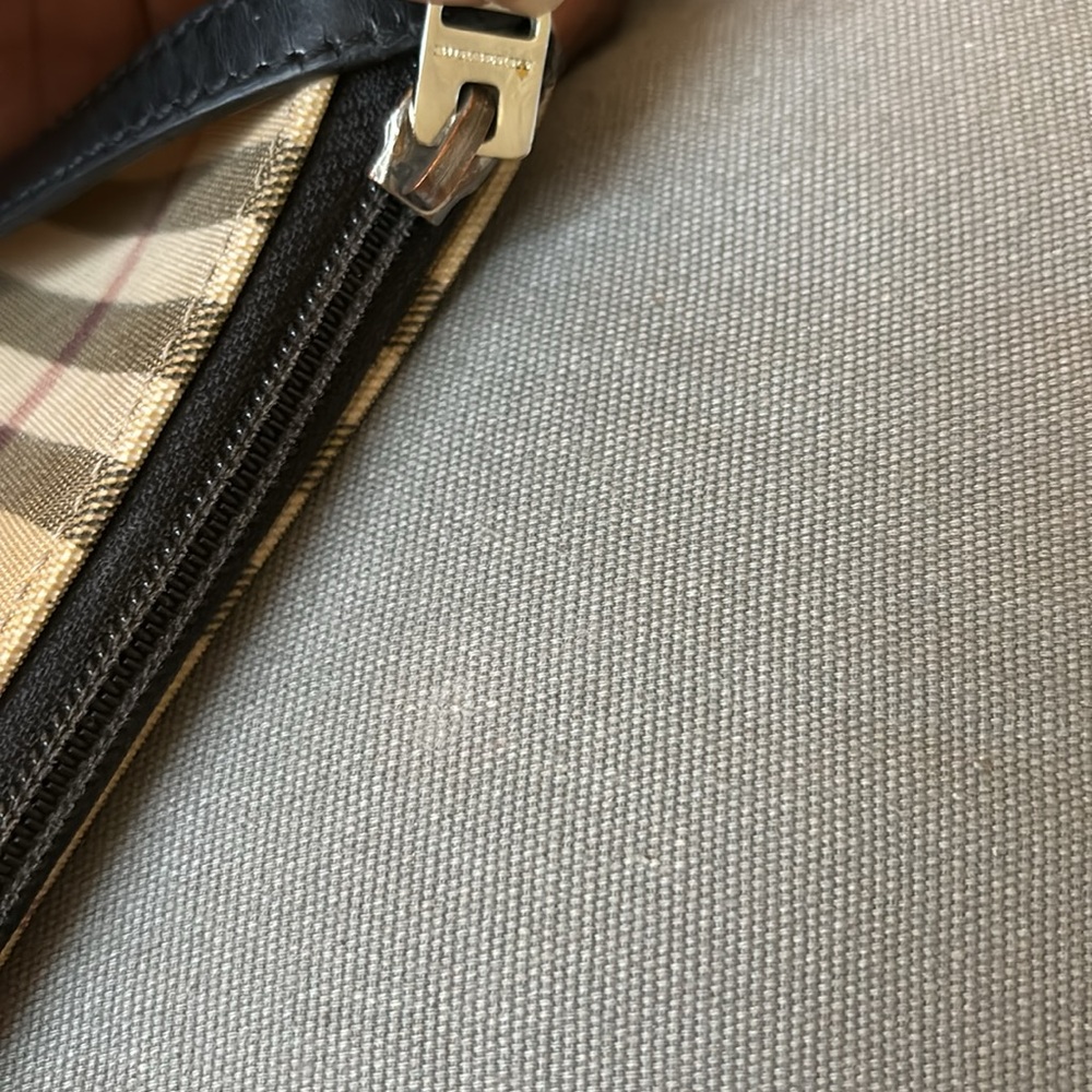 Burberry bag - Picture 7 of 12